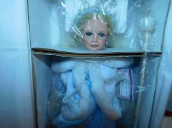 19" ETHEREAL SNOW PRINCESS, SEASONS SO RICH & ROYAL ASHTON DRAKE DOLL NIB, COA